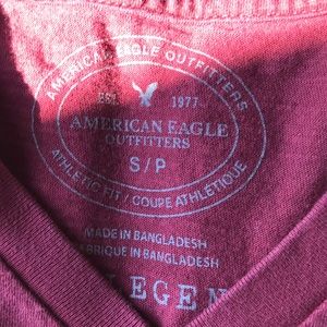 AEO legend v-neck t brick red small